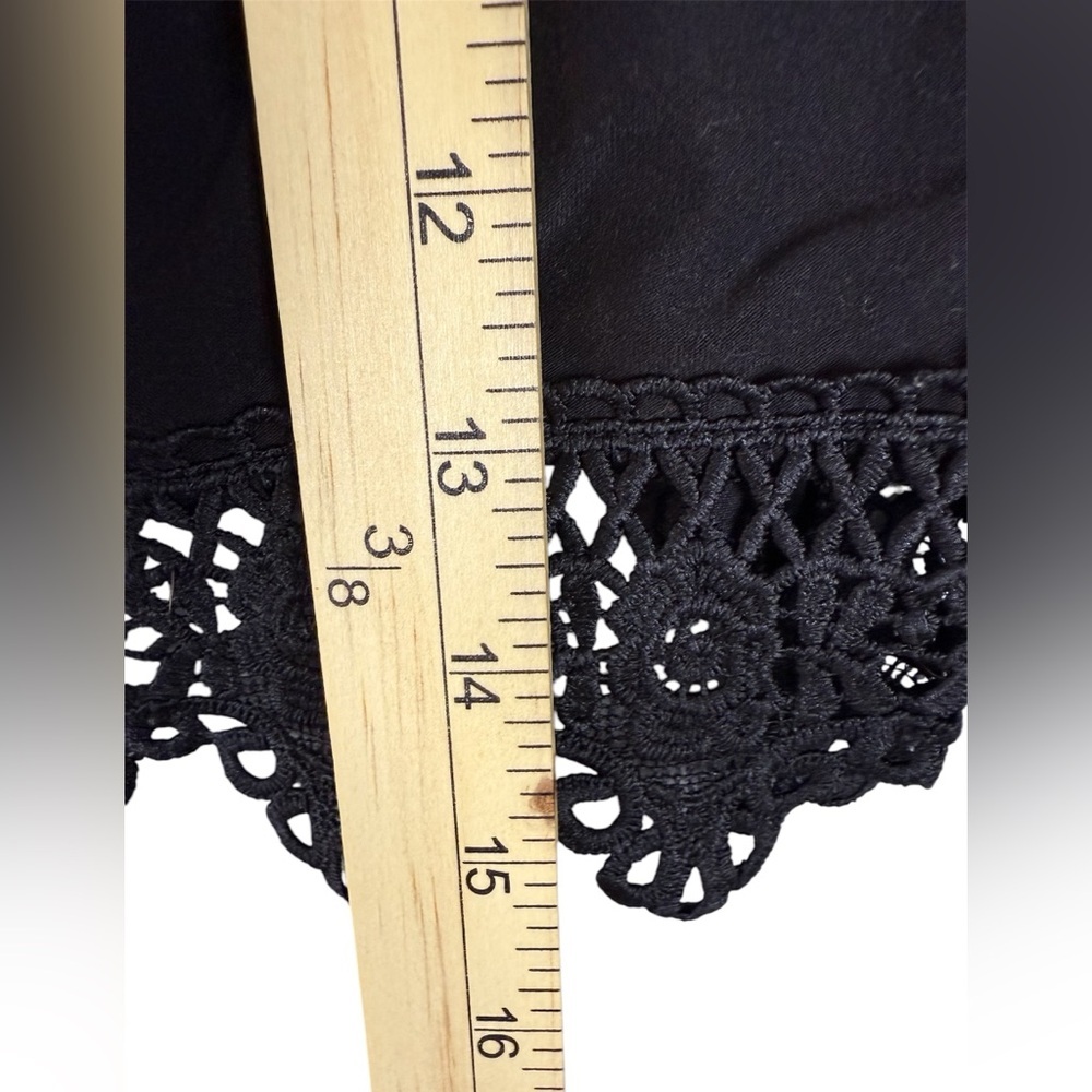 Mudd black halter top crochet detail size XL preowned festival boho - Picture 3 of 6